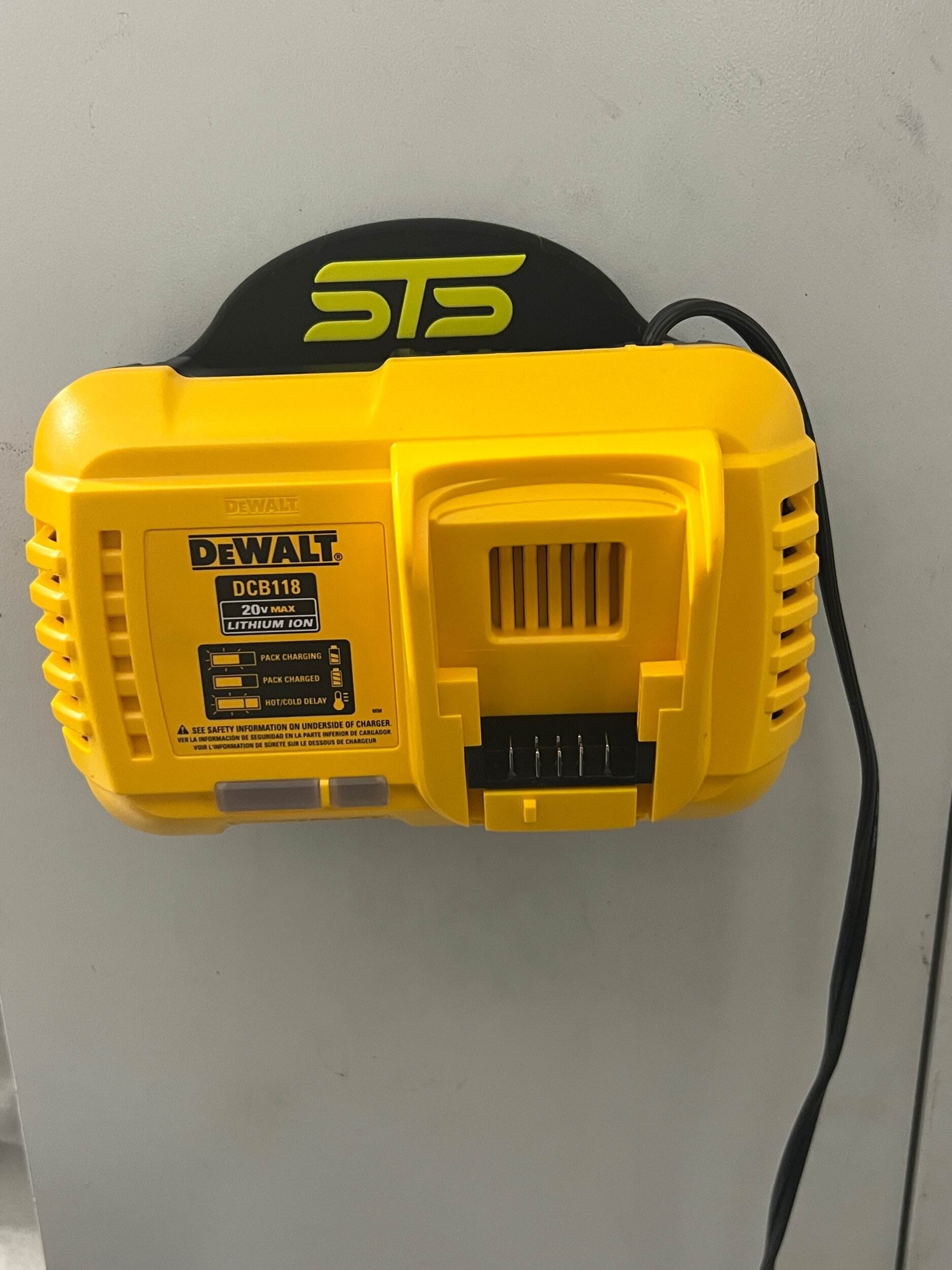 STS Auto Design DWDC118 DeWalt DCB118 Magnetic Charger Plate