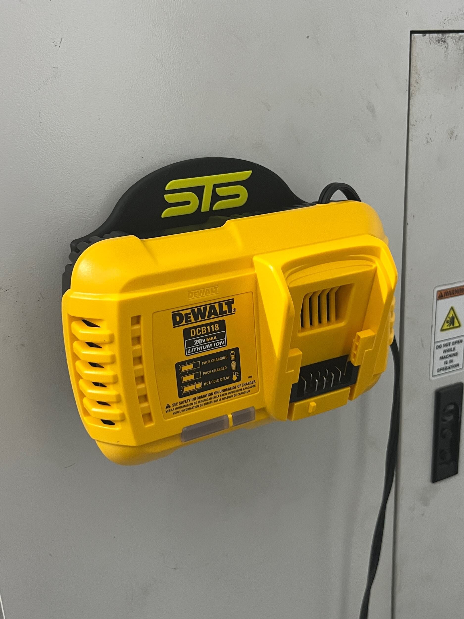 STS Auto Design DWDC118 DeWalt DCB118 Magnetic Charger Plate