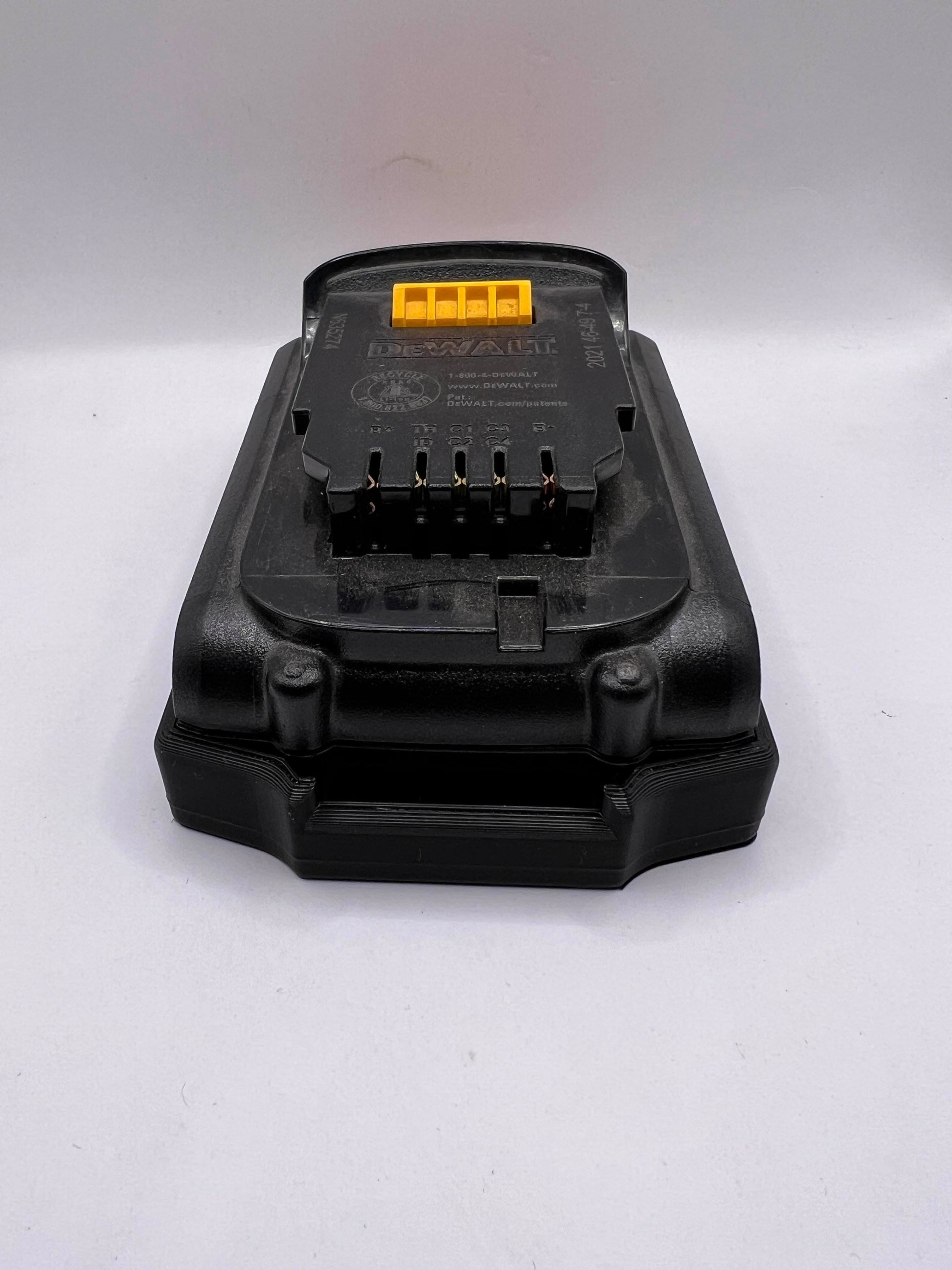 STS Auto Design DWDC201 DeWalt 20V DCB201/DCB203 Battery Magnetic Cover