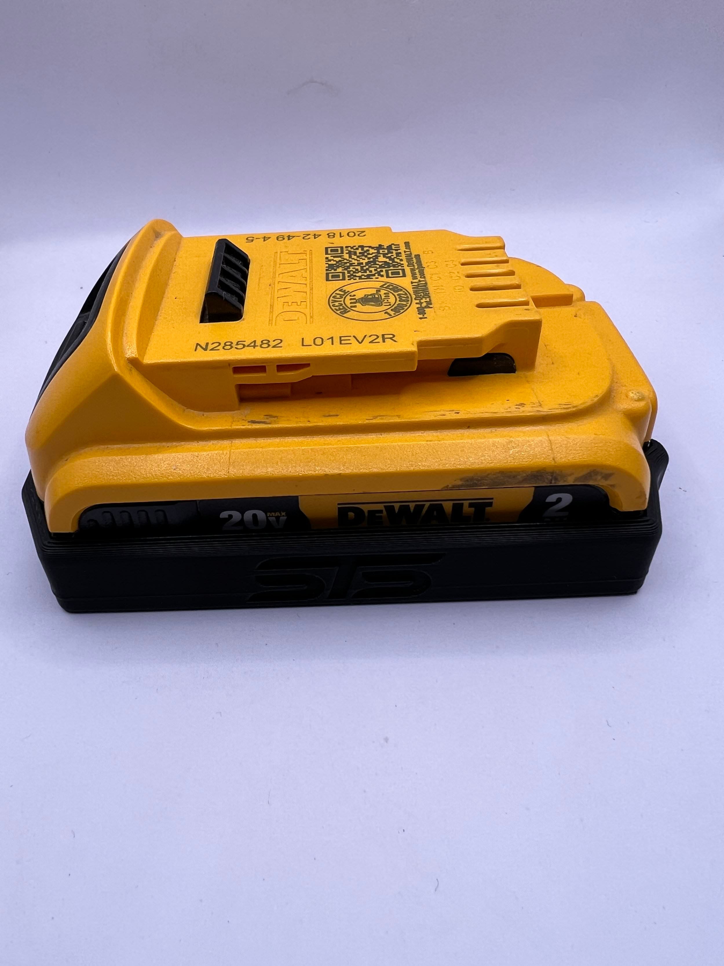 STS Auto Design DWDC201 DeWalt 20V DCB201/DCB203 Battery Magnetic Cover