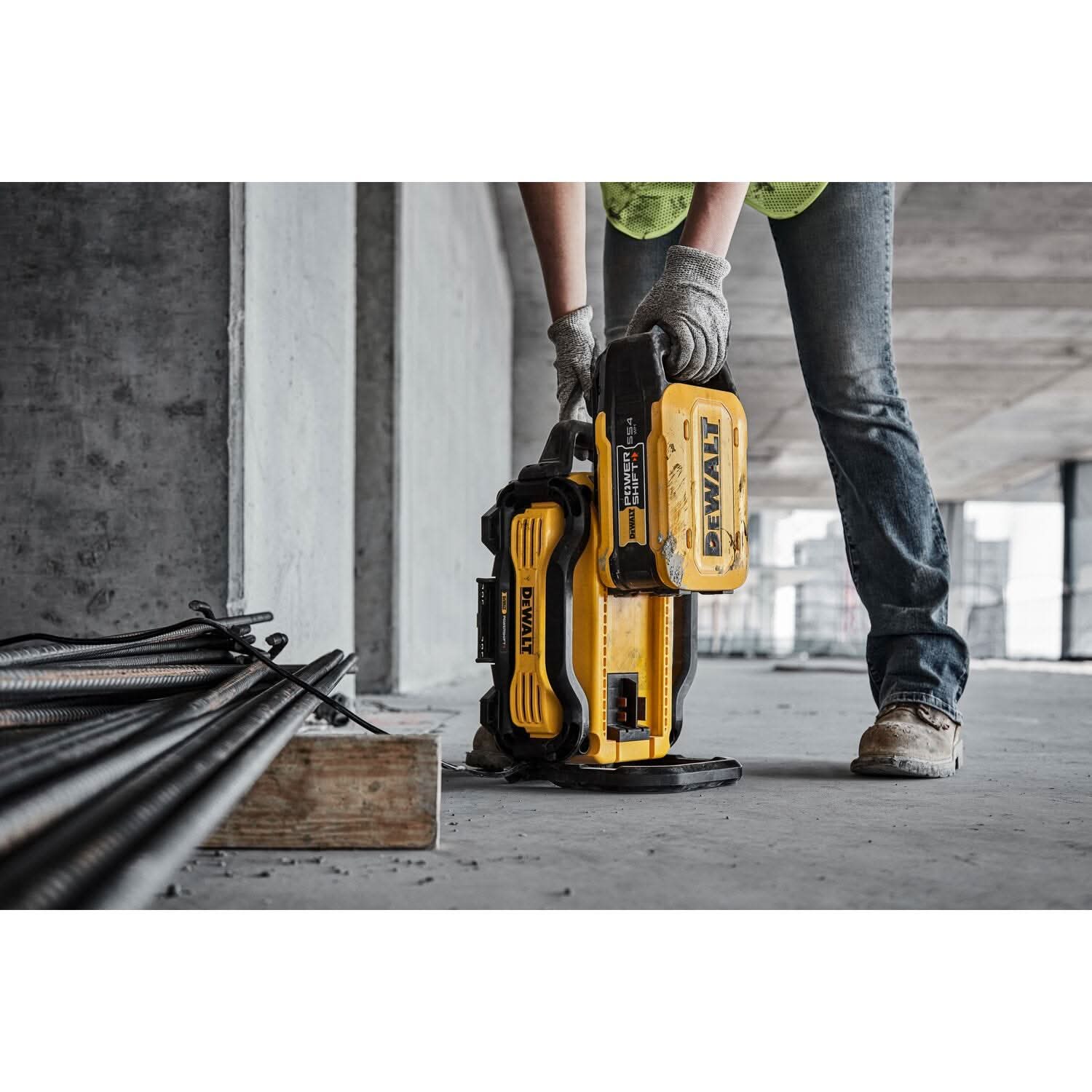 DeWALT DCBPSC0550 POWERSHIFT™ 550W Charger