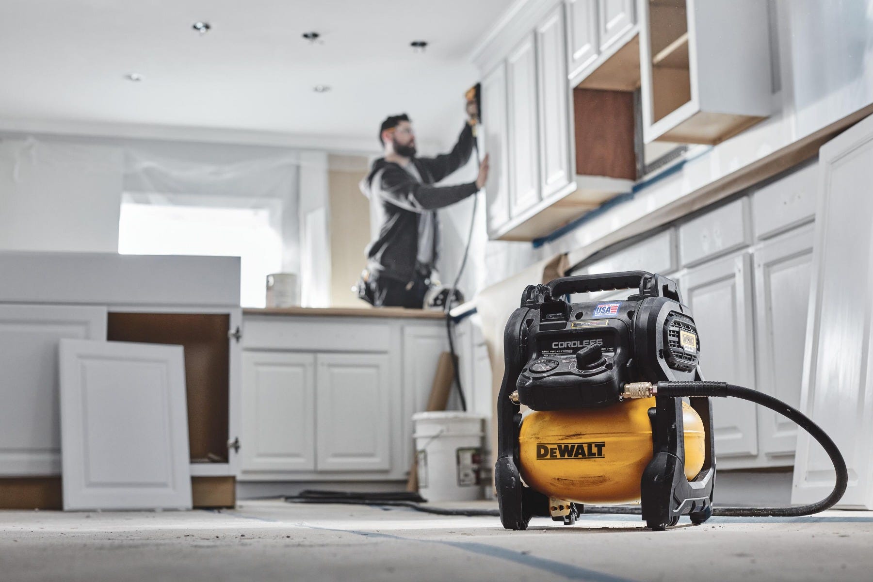 DeWalt DCC2520B 20V MAX 2-1/2 Gal. Brushless Cordless Air Compressor, Tool Only