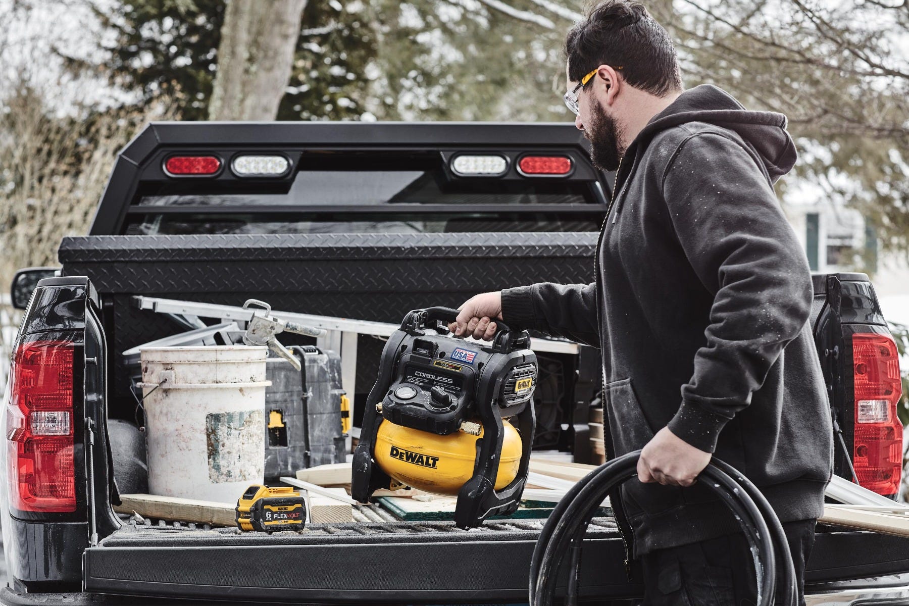 DeWalt DCC2520B 20V MAX 2-1/2 Gal. Brushless Cordless Air Compressor, Tool Only