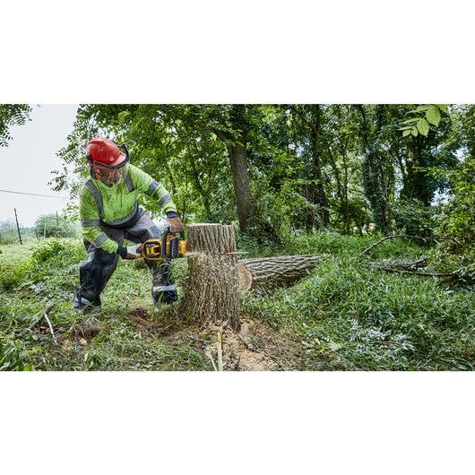 DeWALT DCCS672X1 FLEXVOLT 60V MAX 18-in. Brushless Chainsaw 3.0Ah Kit