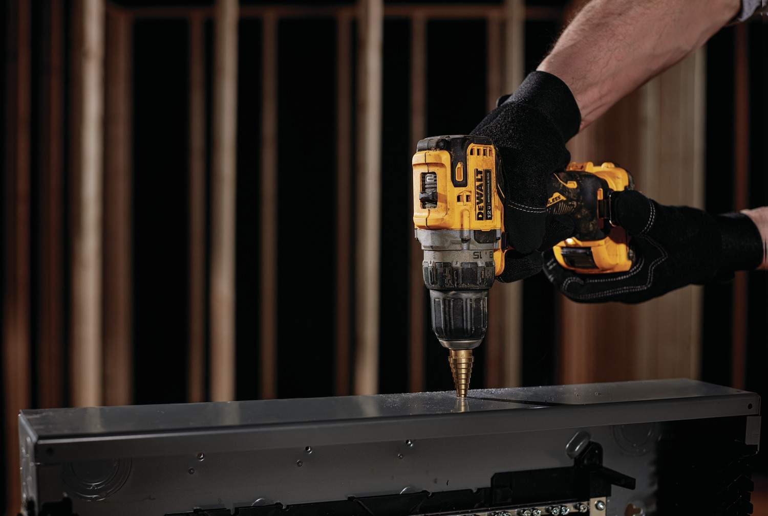 DeWALT DCD701F2 XTREME 12V MAX Brushless 3/8-inch Cordless Drill/Driver 2.0Ah Kit