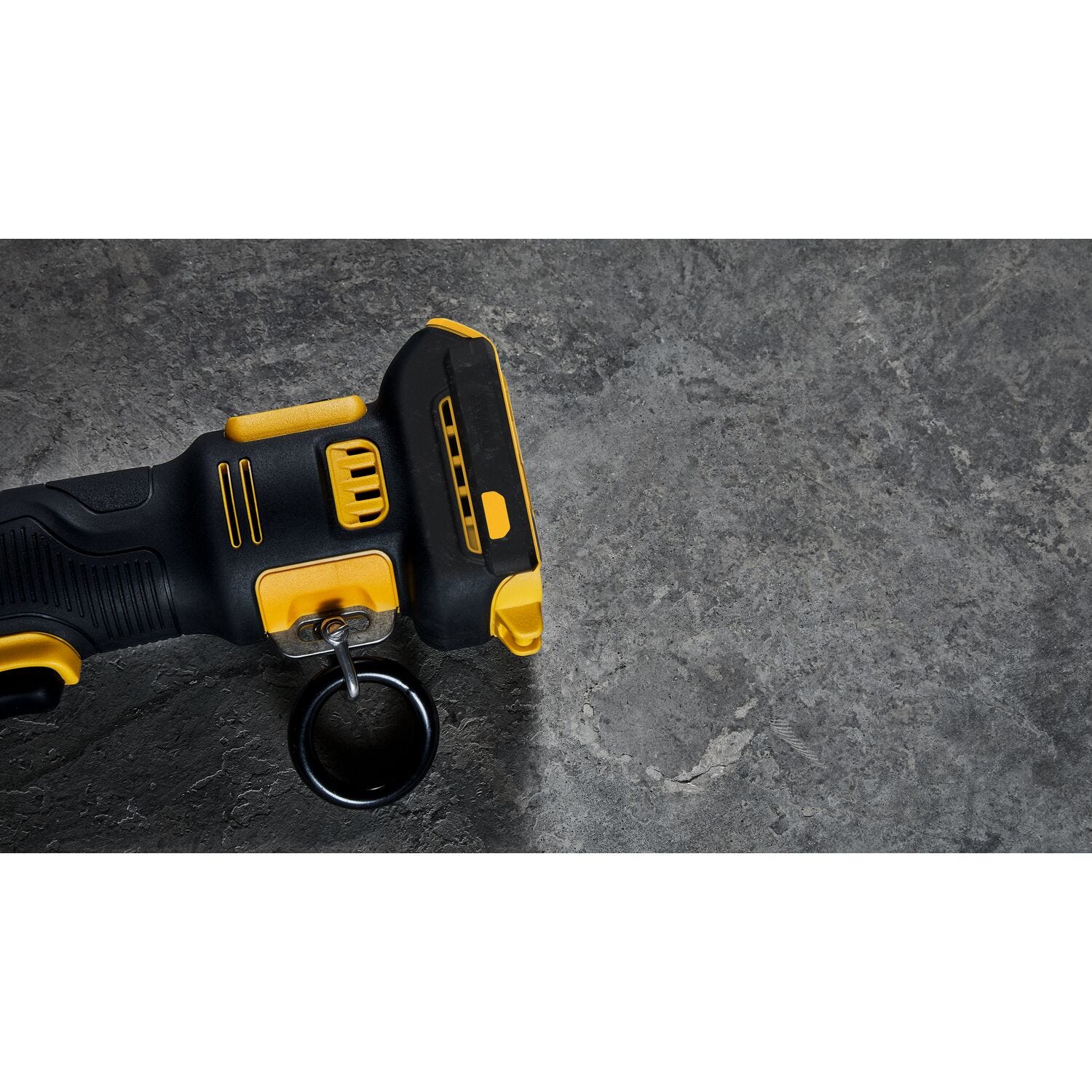 DeWalt DCE600D1K2 20V MAX* Hydraulic Knockout Tool 2.0Ah Kit w/ 1/2'' - 2'' Punch and Die Set