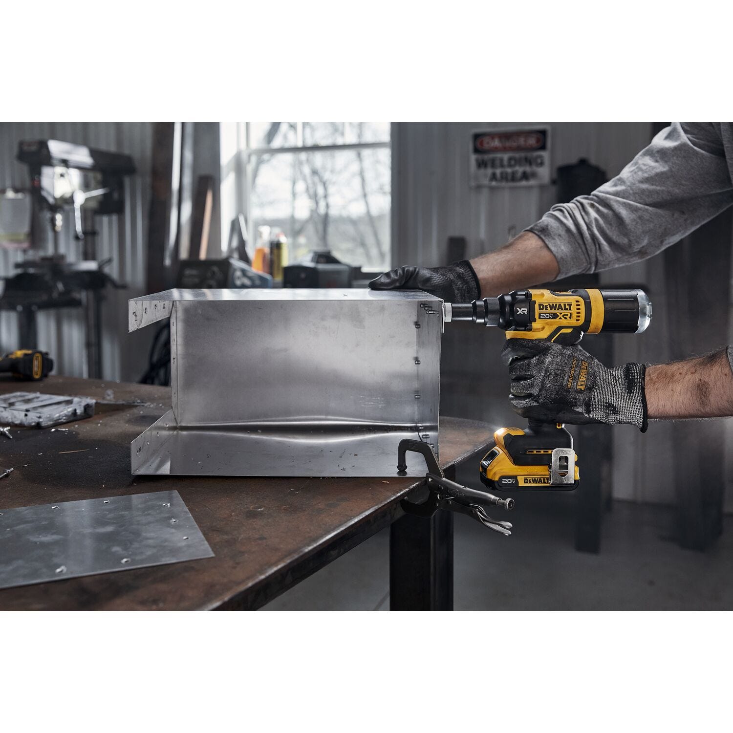 DeWalt DCF403D1 20V MAX XR Brushless 3/16 in. Rivet Tool 2.0Ah Kit