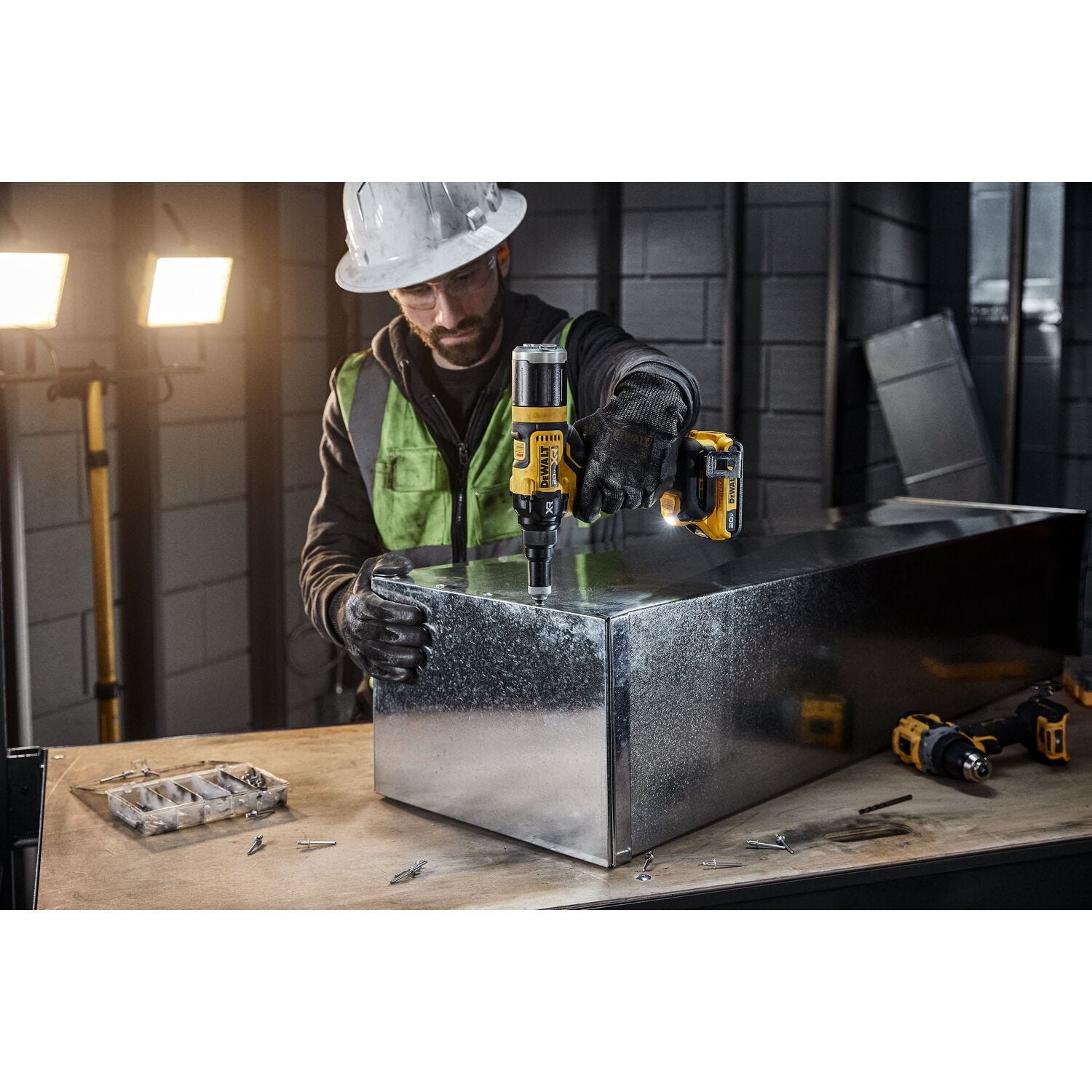 DeWalt DCF403D1 20V MAX XR Brushless 3/16 in. Rivet Tool 2.0Ah Kit