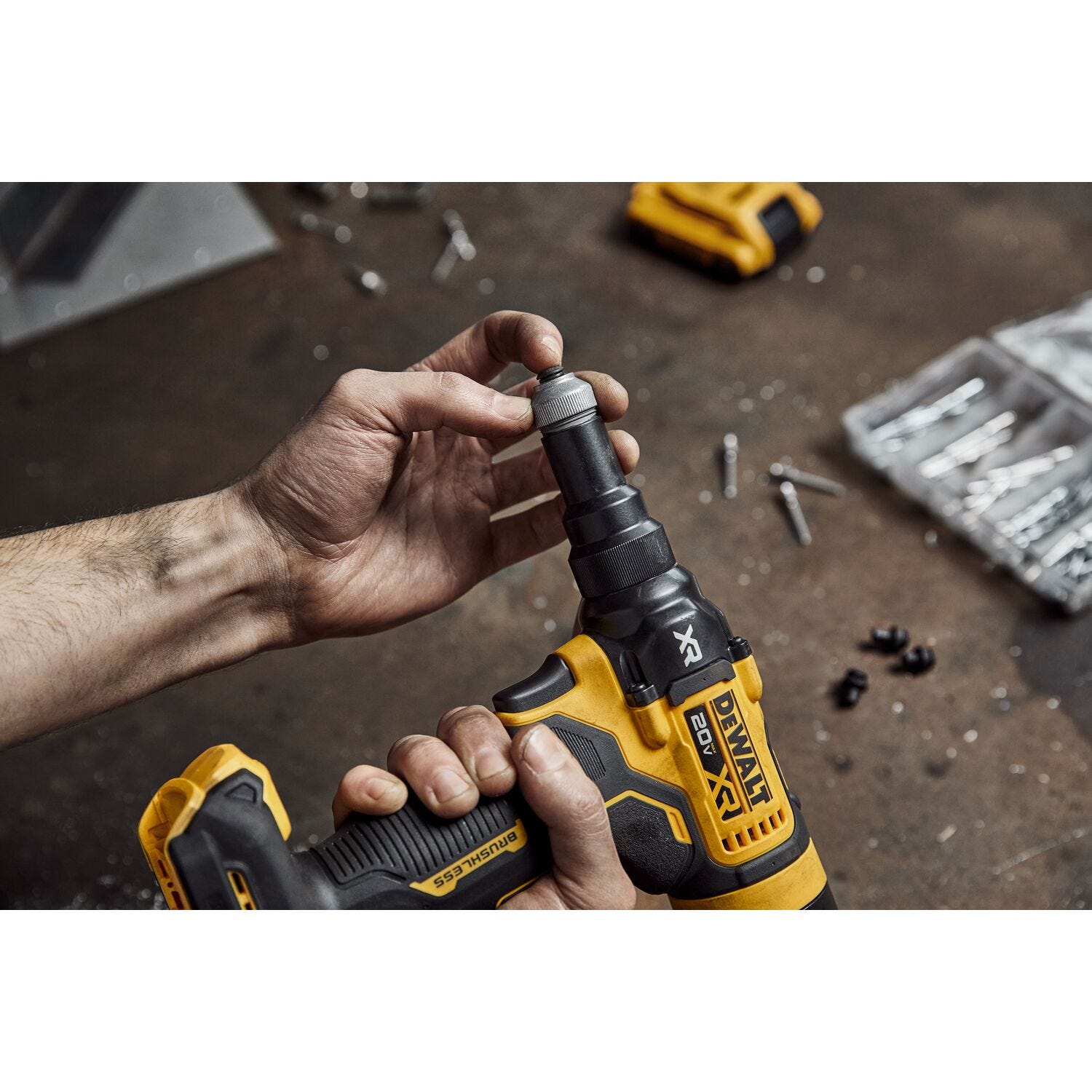 DeWalt DCF403D1 20V MAX XR Brushless 3/16 in. Rivet Tool 2.0Ah Kit
