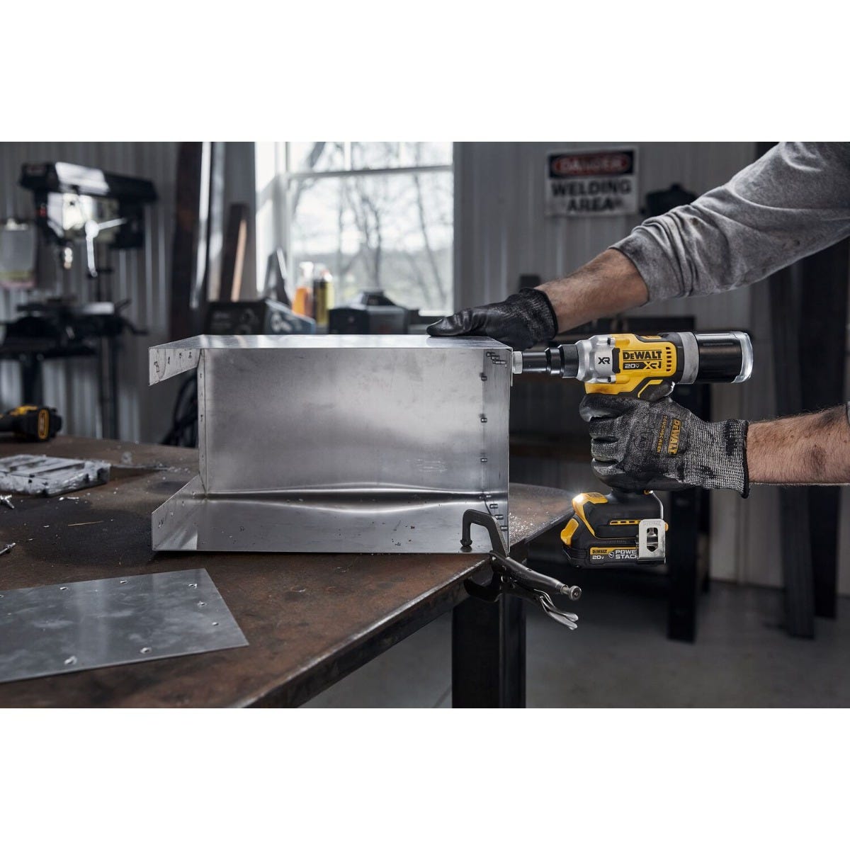 DeWalt DCF414B 20V MAX XR Brushless 1/4 in. Rivet Tool, Tool Only