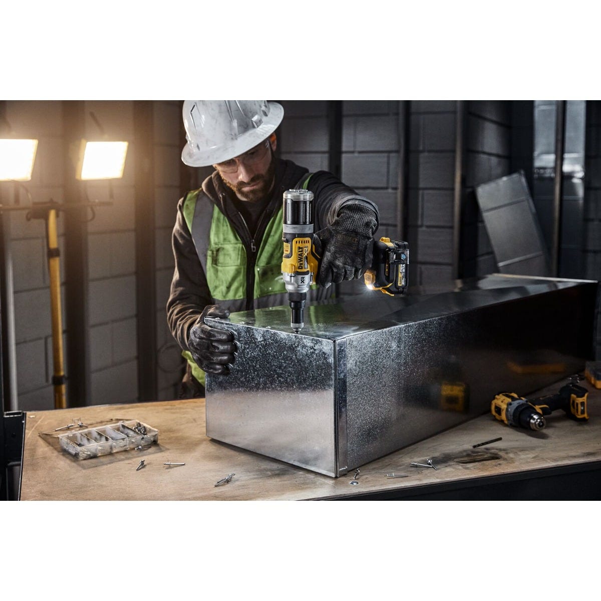 DeWalt DCF414B 20V MAX XR Brushless 1/4 in. Rivet Tool, Tool Only