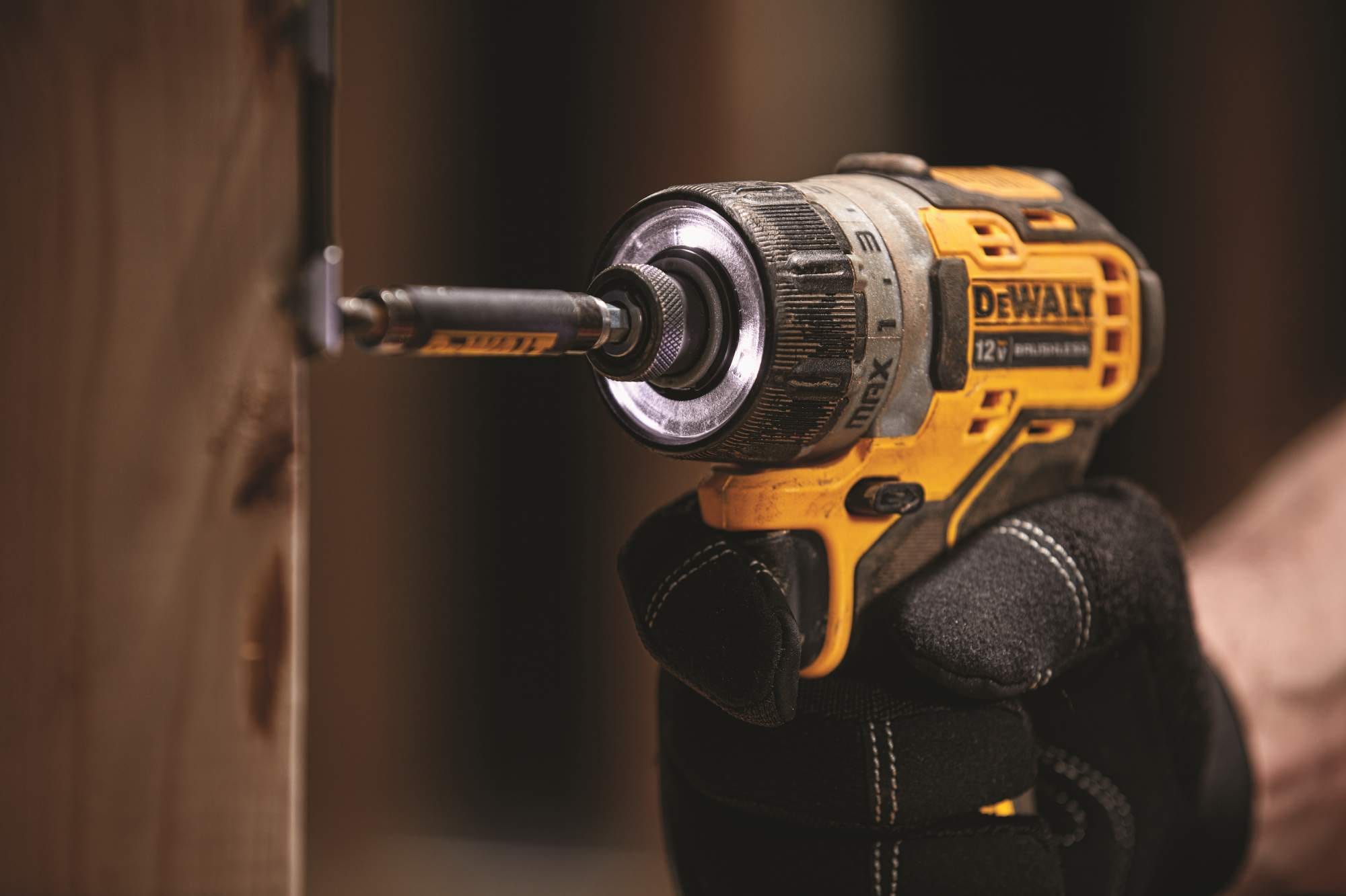 DeWALT DCF601F2 XTREME 12V MAX Brushless 1/4-inch Cordless Screwdriver 2.0Ah Kit
