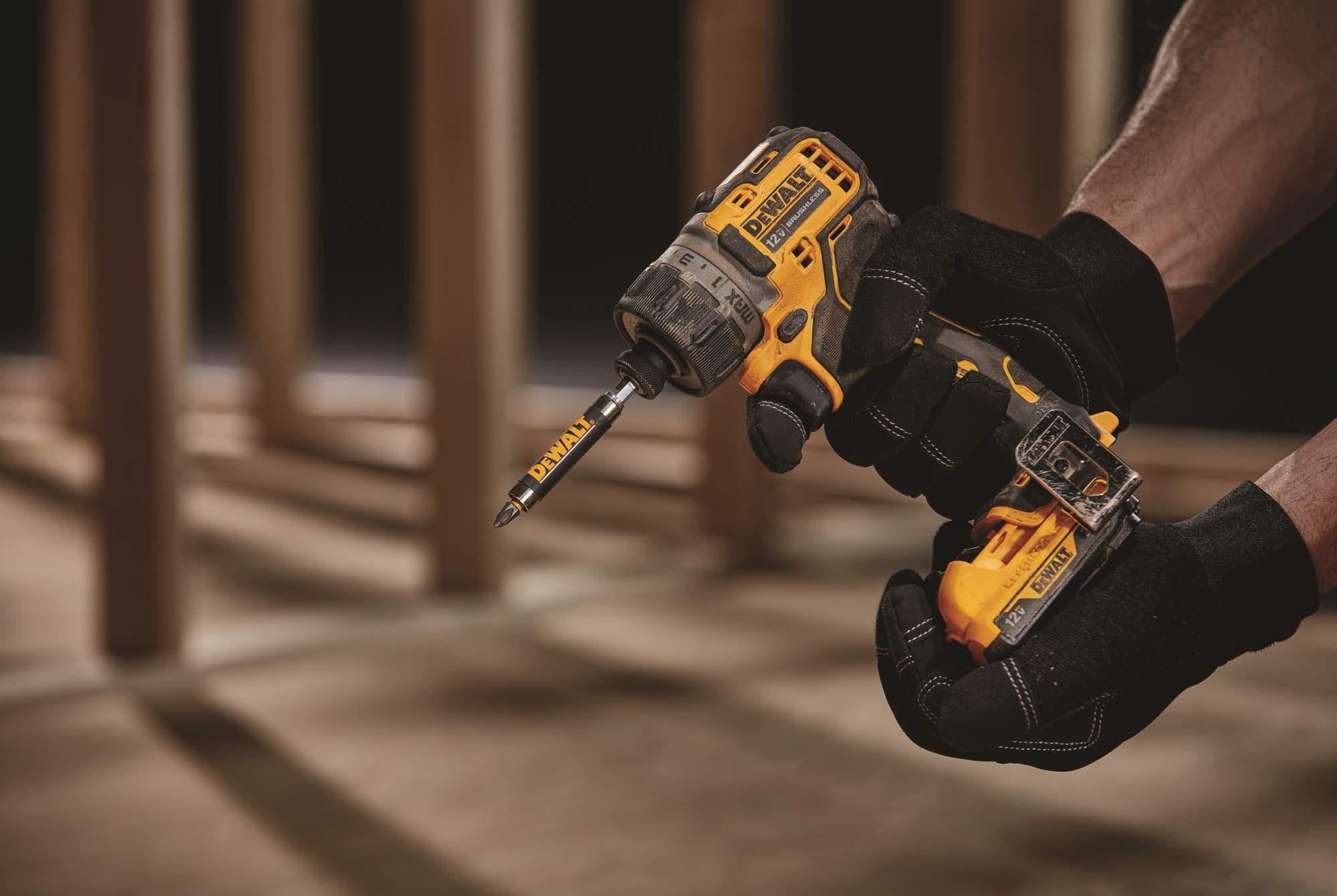 DeWALT DCF601F2 XTREME 12V MAX Brushless 1/4-inch Cordless Screwdriver 2.0Ah Kit