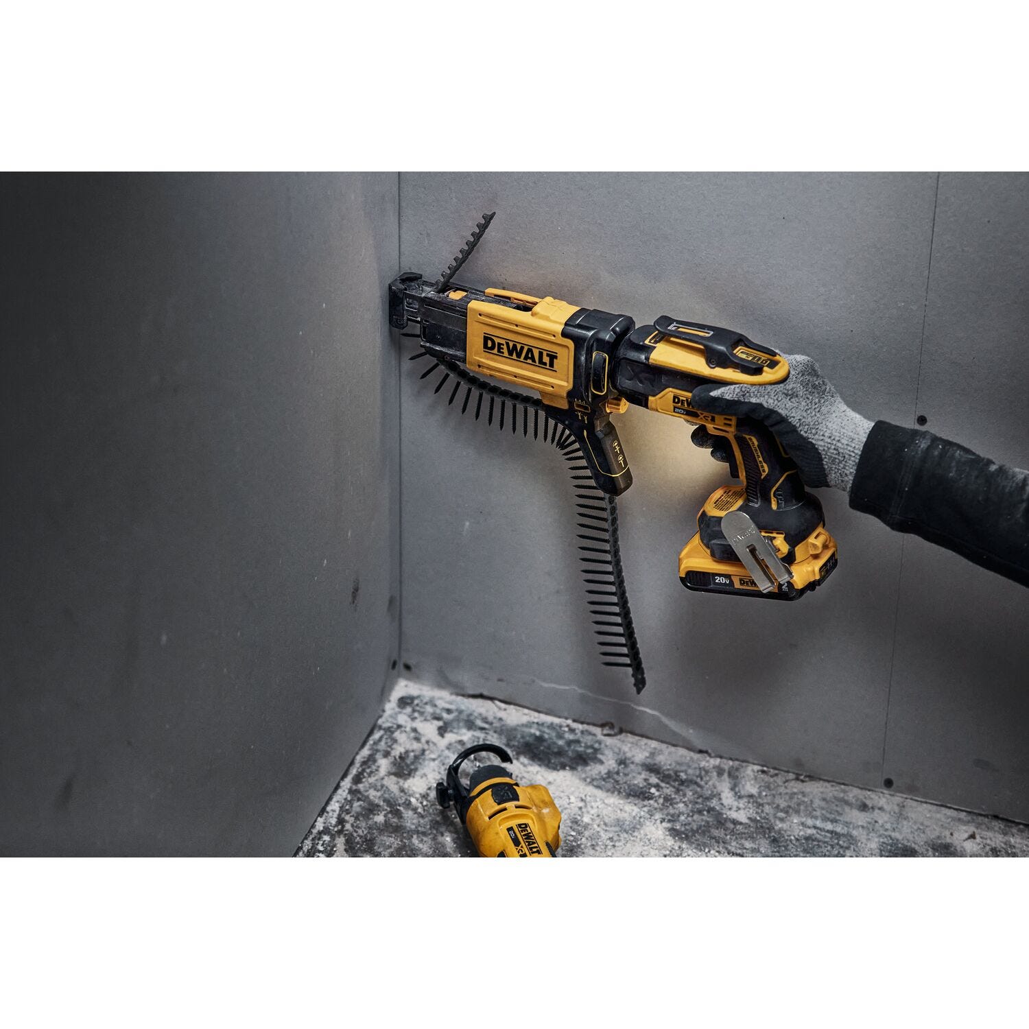 DeWalt DCF630D2 20V MAX XR Brushless Drywall Screwgun 2.0Ah Kit