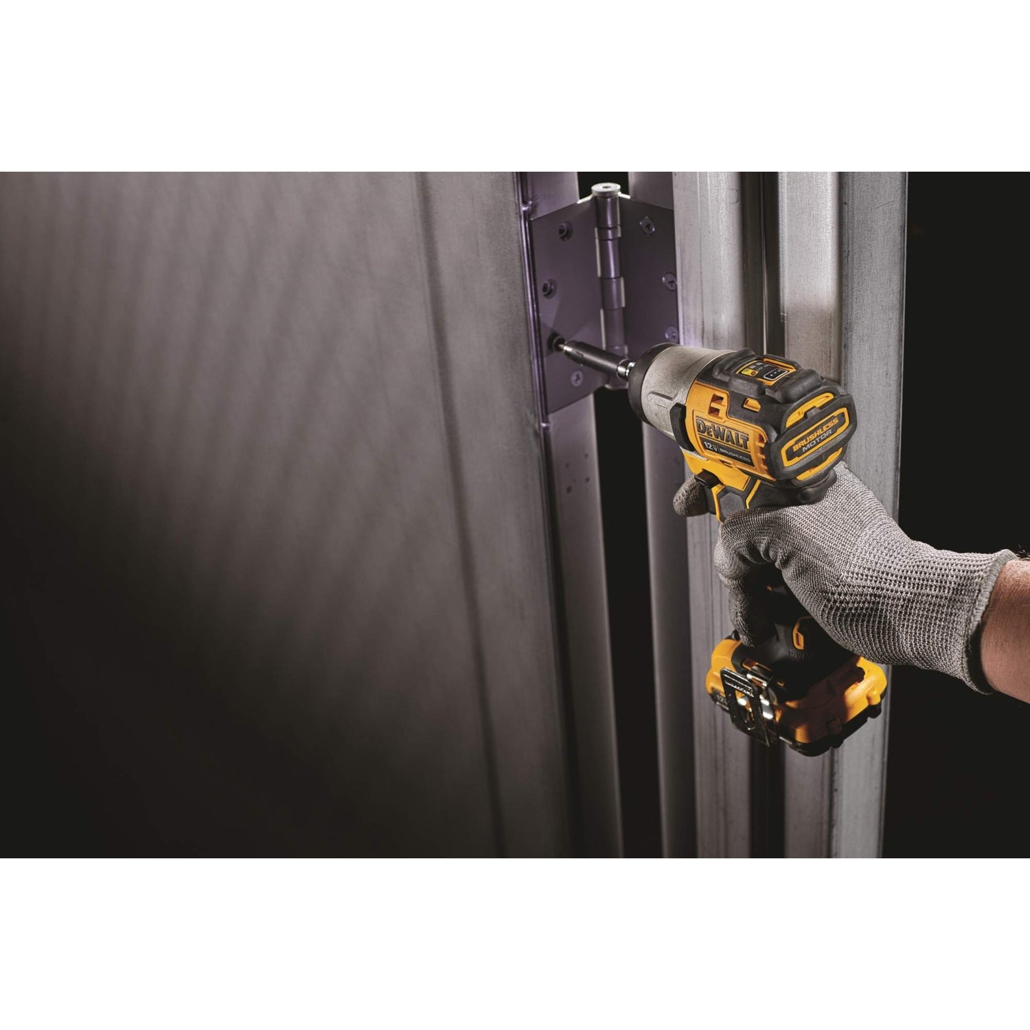 DeWALT DCF801F2 XTREME 12V MAX Brushless 1/4-inch Cordless Impact Driver 2.0Ah Kit