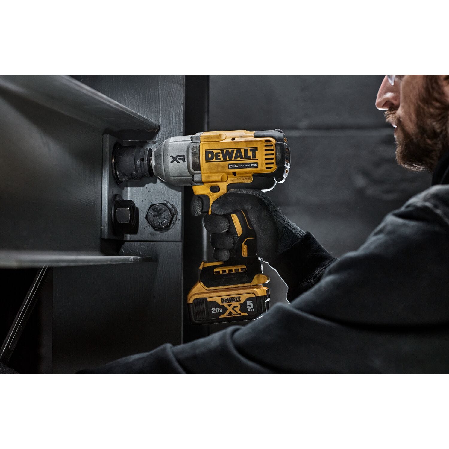 DeWalt DCF900P1 20V MAX XR 1/2" High Torque Impact Wrench with Hog Ring Anvil & Oil-Resistant 5.0Ah Batteries Kit