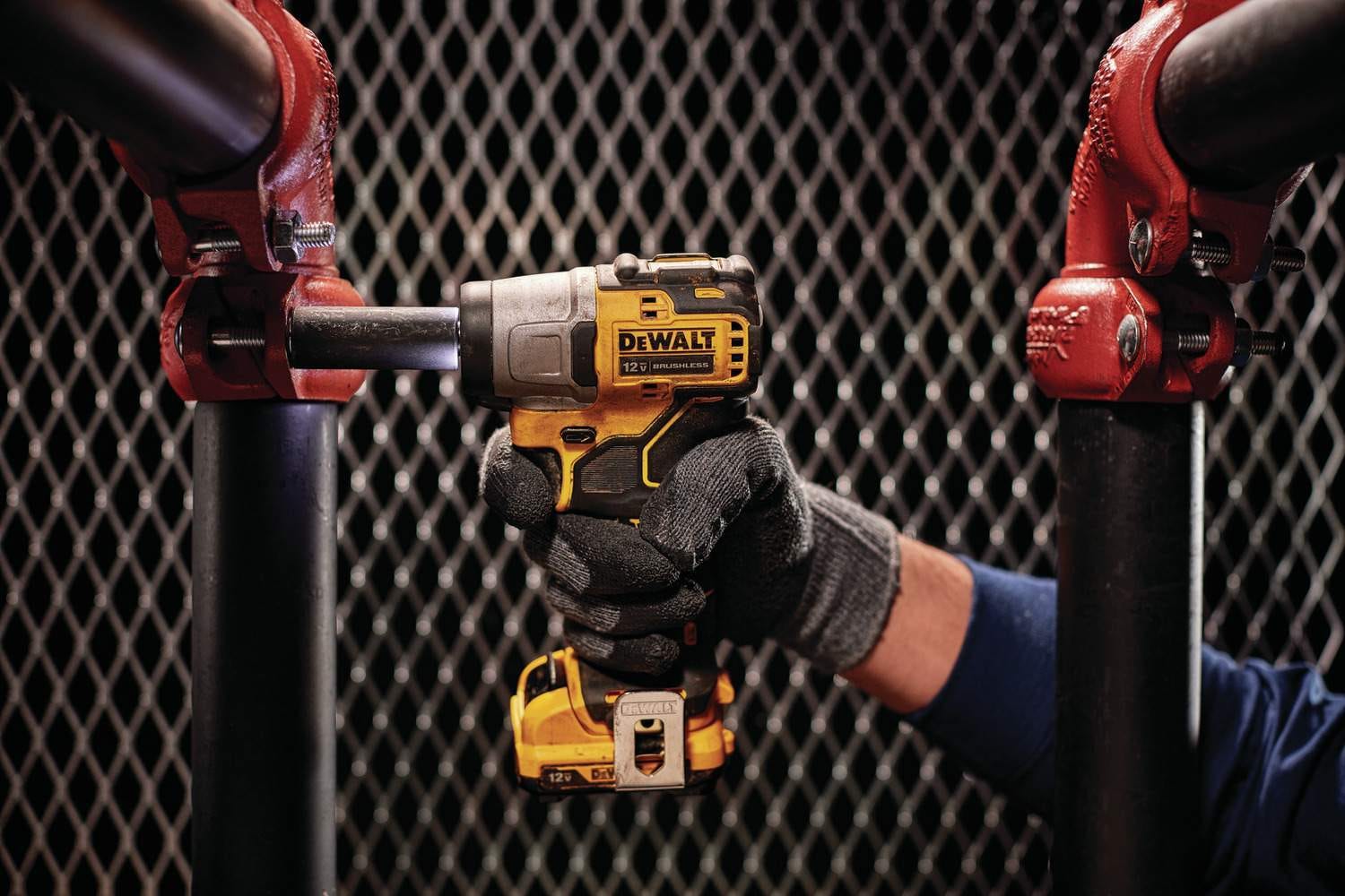 DeWALT DCF902F2 XTREME 12V MAX Brushless 3/8-inch Cordless Impact Wrench 2.0Ah Kit