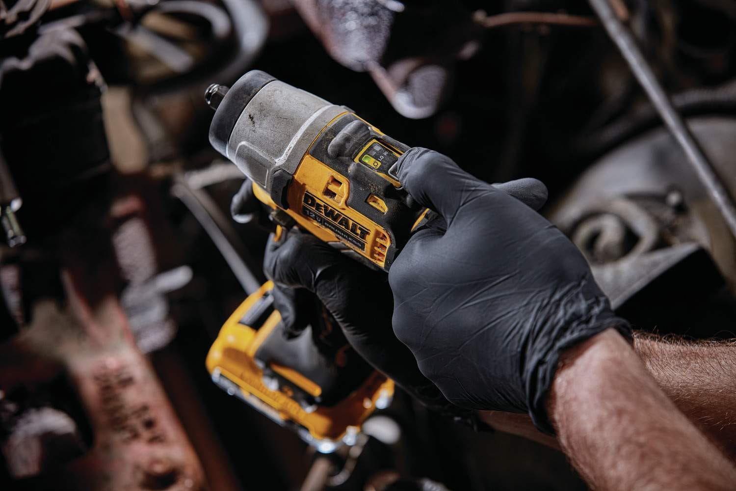 DeWALT DCF902F2 XTREME 12V MAX Brushless 3/8-inch Cordless Impact Wrench 2.0Ah Kit