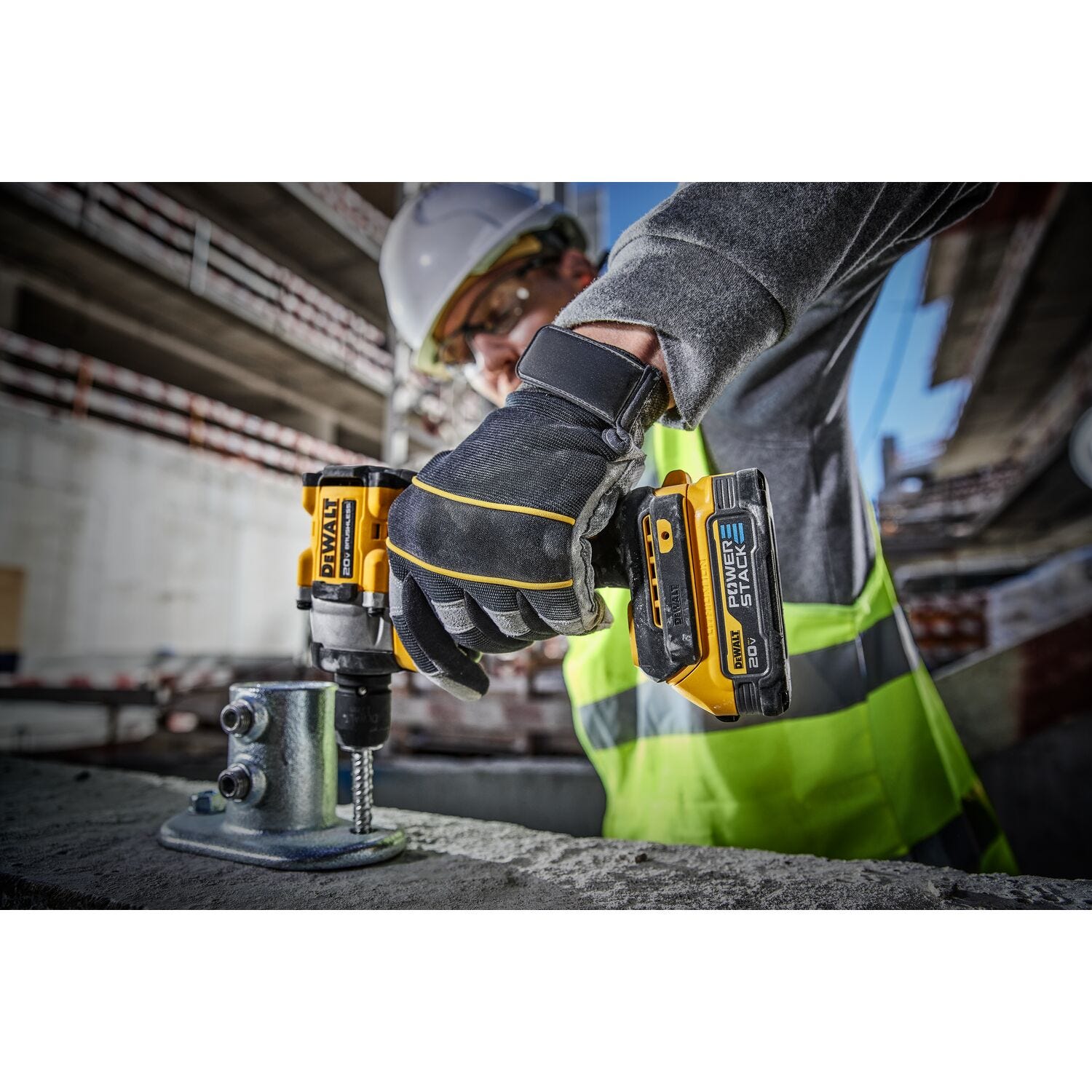 DeWalt DCF921E1 ATOMIC 20V MAX 1/2 in. Brushless Impact Wrench w/ Hog Ring POWERSTACK 1.7Ah Kit