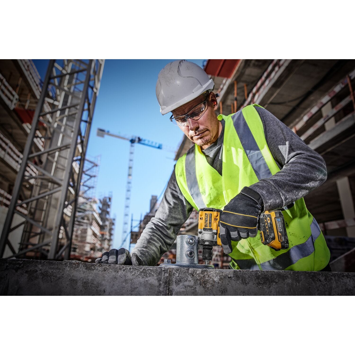 DeWalt DCF921E1 ATOMIC 20V MAX 1/2 in. Brushless Impact Wrench w/ Hog Ring POWERSTACK 1.7Ah Kit