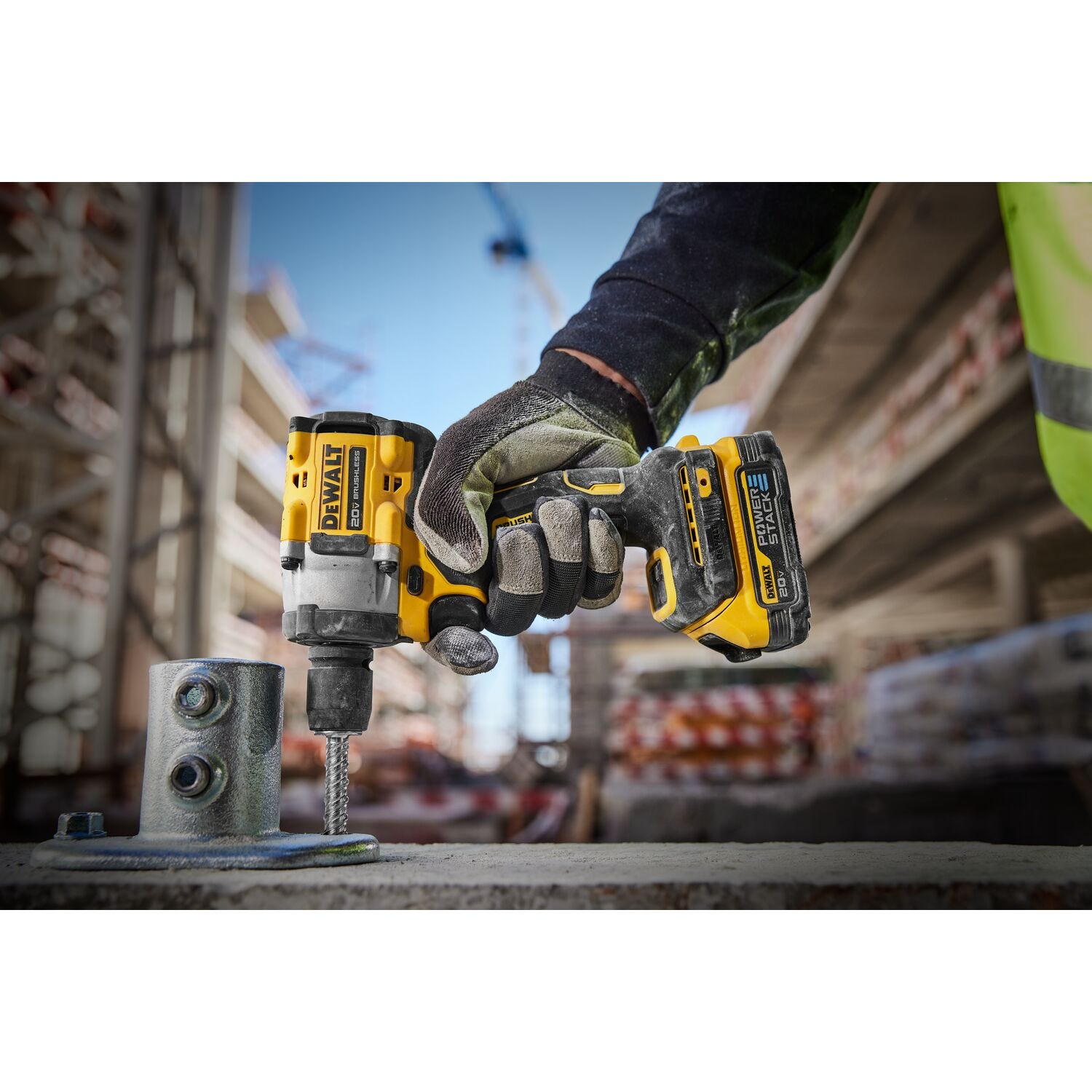 DeWalt DCF921E1 ATOMIC 20V MAX 1/2 in. Brushless Impact Wrench w/ Hog Ring POWERSTACK 1.7Ah Kit