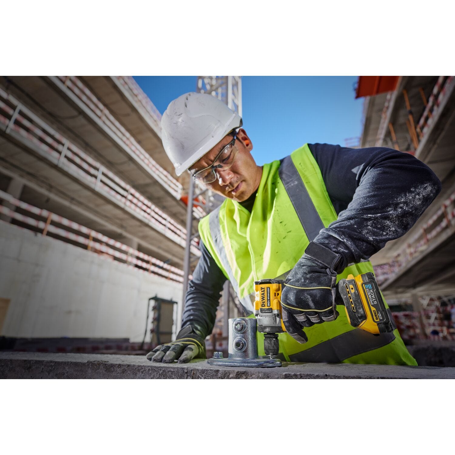 DeWalt DCF921E1 ATOMIC 20V MAX 1/2 in. Brushless Impact Wrench w/ Hog Ring POWERSTACK 1.7Ah Kit