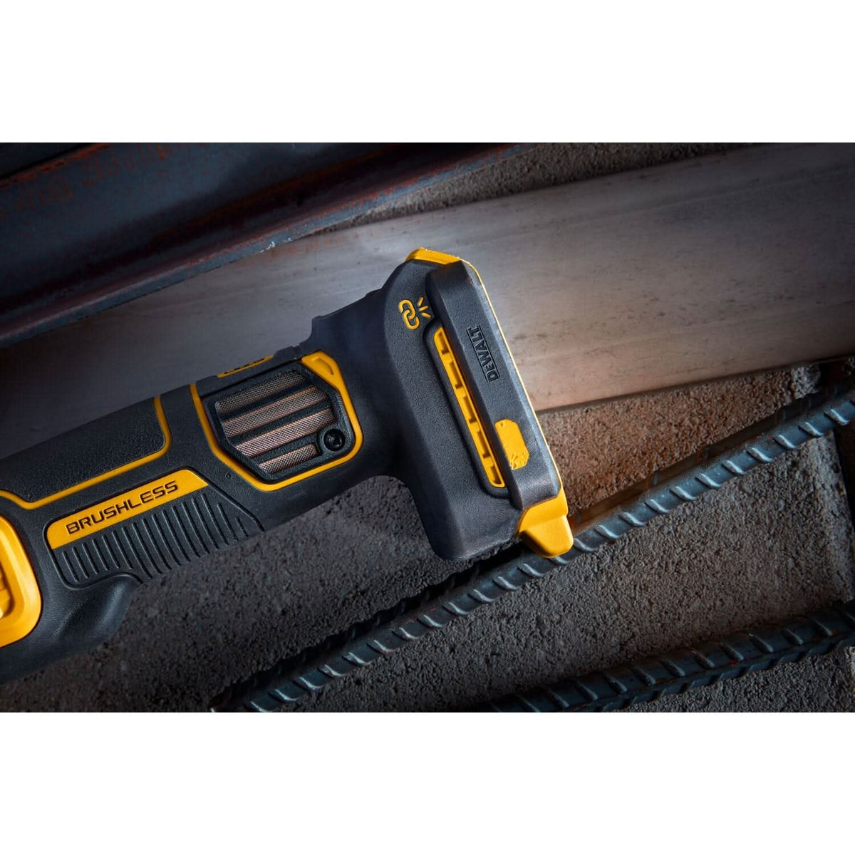 DeWalt DCG409VSB 20V MAX 4-1/2" / 5" Variable Speed Grinder with FLEXVOLT ADVANTAGE Technology, Tool Only