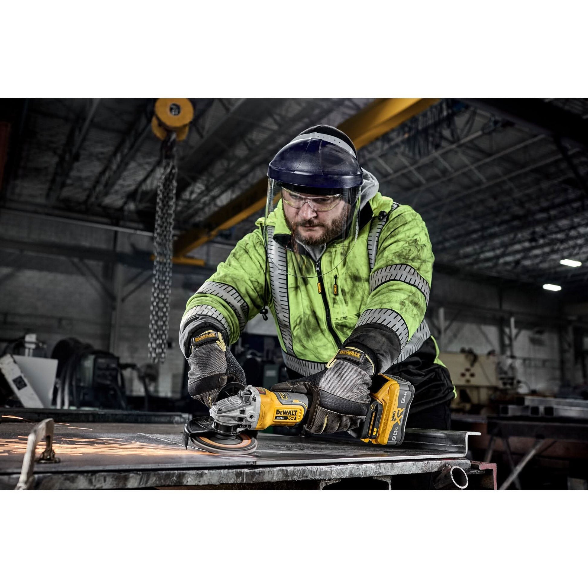 DeWalt DCG410WW1 20V MAX XR Brushless 4-1/2" / 5" Angle Grinder POWERPACK 8.0Ah Kit