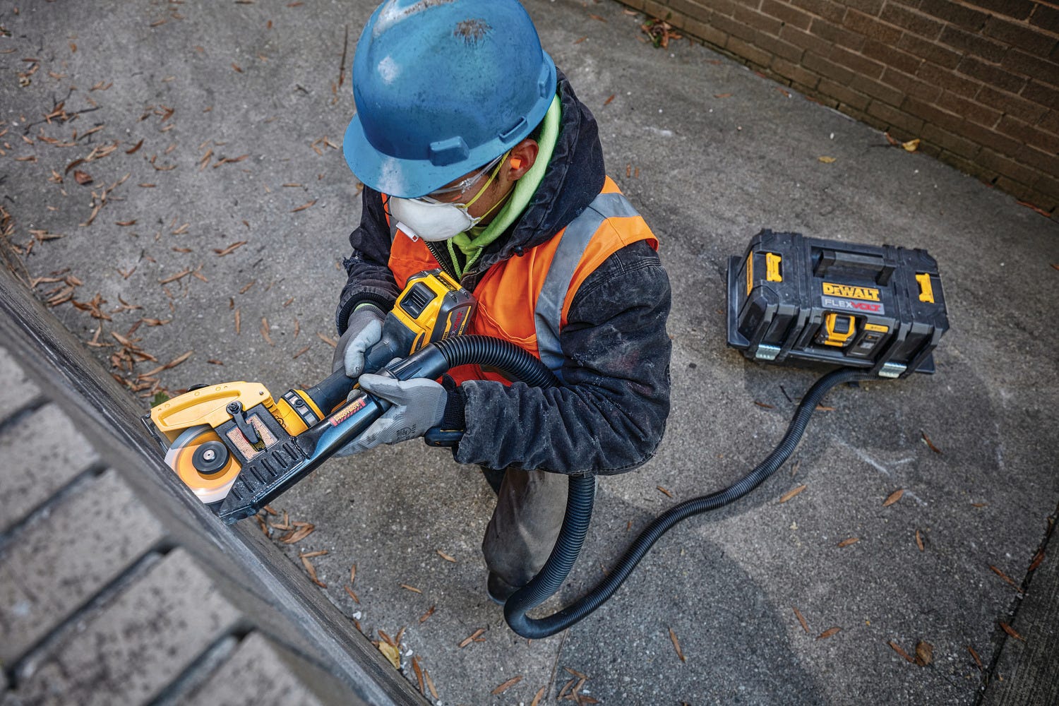 DeWalt DCG418X1 Flexvolt 60V MAX Brushless 4-1/2" - 6" Cordless Grinder With Kickback Brake 9.0Ah Kit