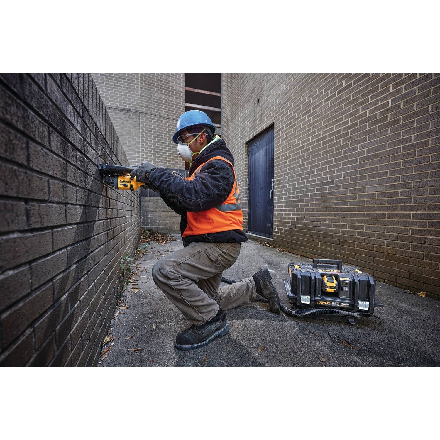 DeWalt DCG418X2 FLEXVOLT 60V MAX Brushless 4-1/2 in. - 6 in. Cordless Grinder 9.0Ah Kit