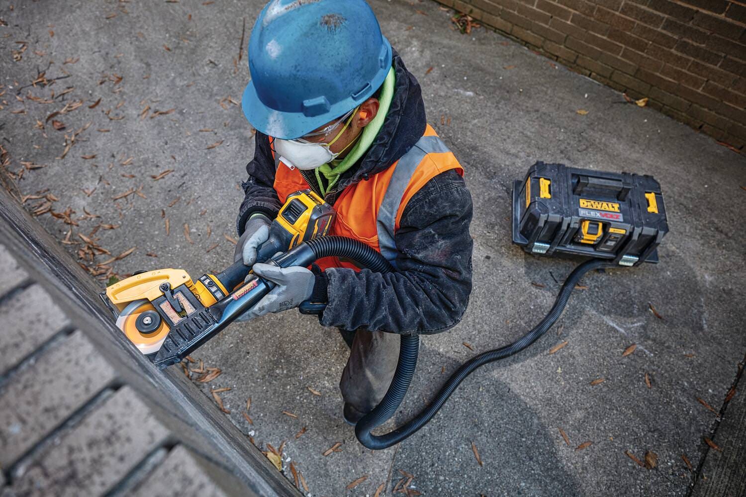 DeWalt DCG418X2 FLEXVOLT 60V MAX Brushless 4-1/2 in. - 6 in. Cordless Grinder 9.0Ah Kit