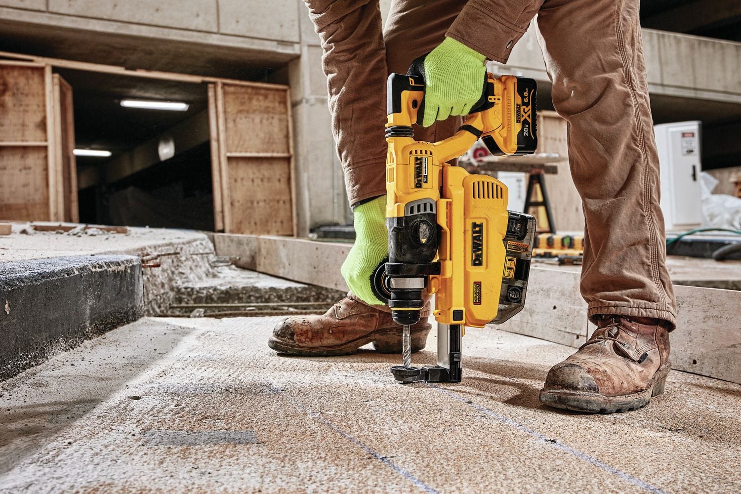 DeWalt DCH263R2DH 20V MAX XR Brushless 1-1/8-Inch SDS Plus D-Handle Rotary Hammer + Dust Extractor 6.0Ah Kit