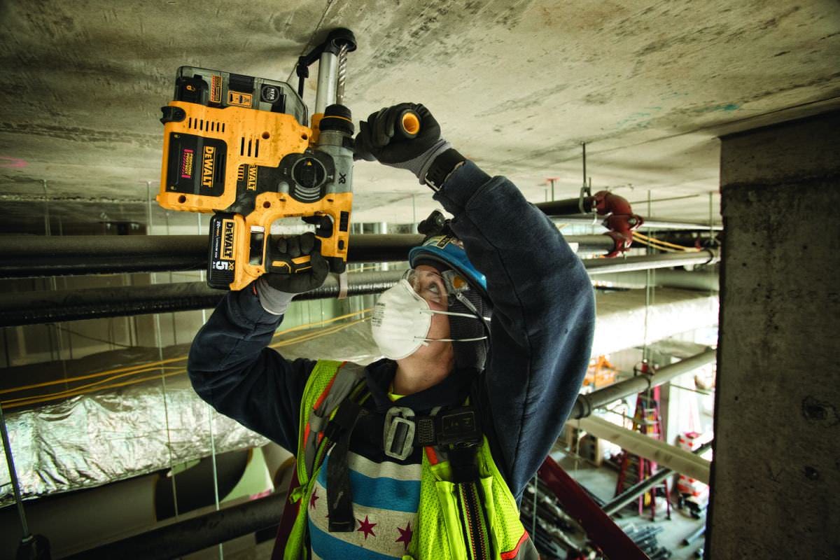 DeWalt DCH273P2DHO 20V Max XR Brushless 1" L-Shape SDS Plus Rotary Hammer Kit w/ Dust Extractor