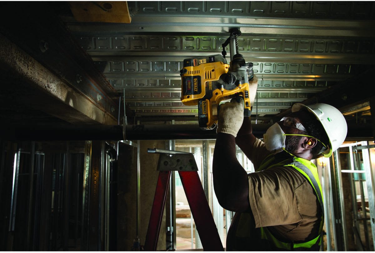 DeWalt DCH273P2DHO 20V Max XR Brushless 1" L-Shape SDS Plus Rotary Hammer Kit w/ Dust Extractor