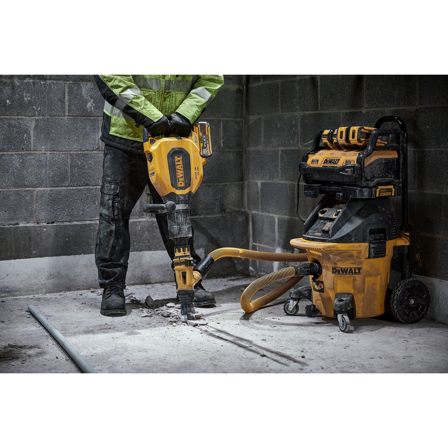 DeWalt DCH911Z2 FlexVolt 20V/60V MAX 27 Lb. SDS MAX Inline Chipping Hammer 15.0Ah Kit