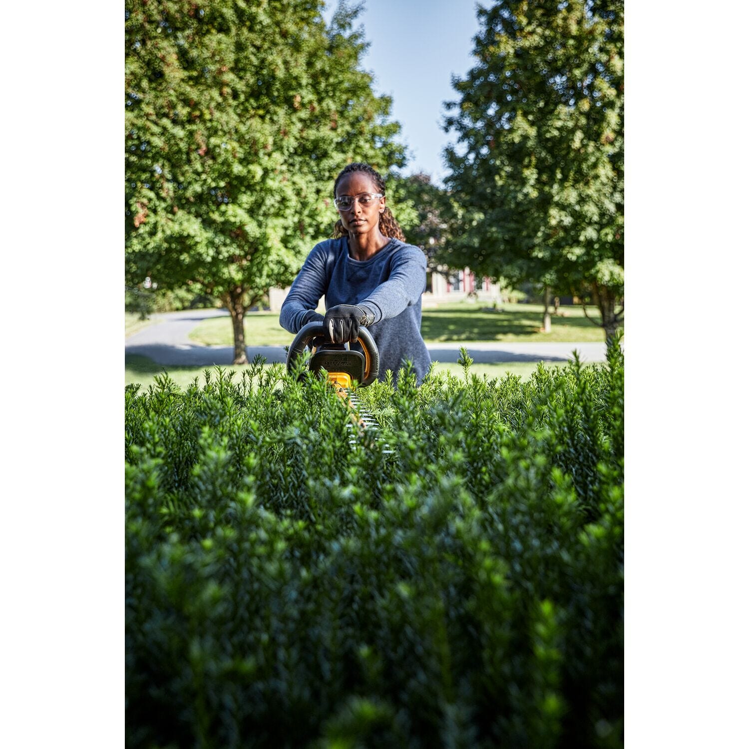 DeWalt DCHT870T1 FLEXVOLT 20V/60V MAX 26 in. Brushless 26 in. Hedge Trimmer 6.0Ah Kit
