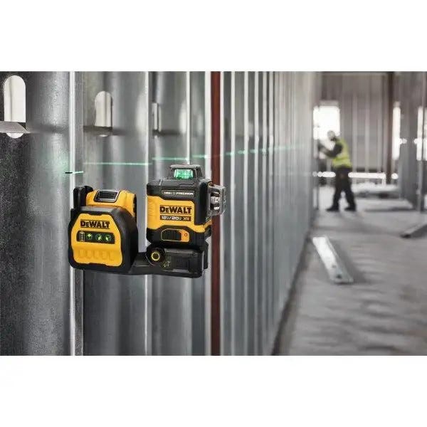 DeWalt DCLE34033D1 20V MAX XR 3x360 High Precision Green Laser Level 2.0Ah Kit