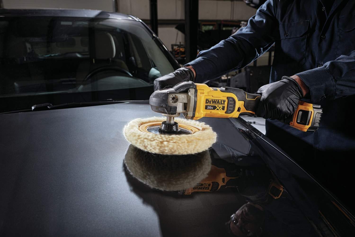 DeWalt DCM849P2 20V MAX XR 7-inch Cordless Variable Speed Rotary Polisher 5.0Ah Kit