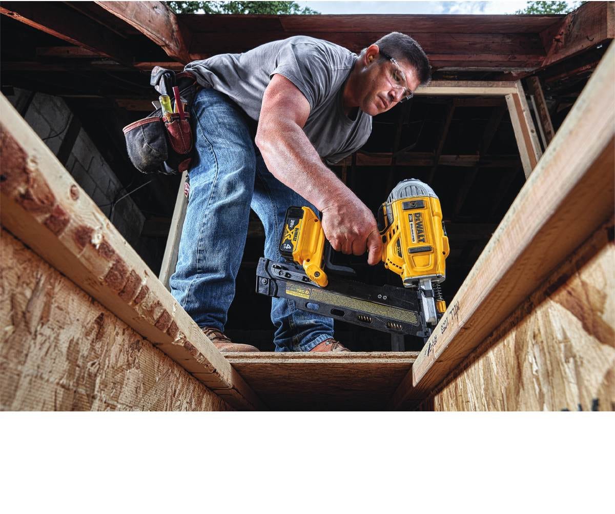 DeWalt DCN21PLB 20V MAX 21-Degree Plastic Collated Cordless Framing Nailer, Tool Only