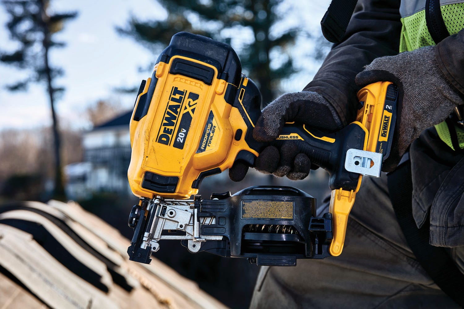 DeWALT DCN45RNB 20V MAX 15-Degree Cordless Coil Roofing Nailer, Tool Only