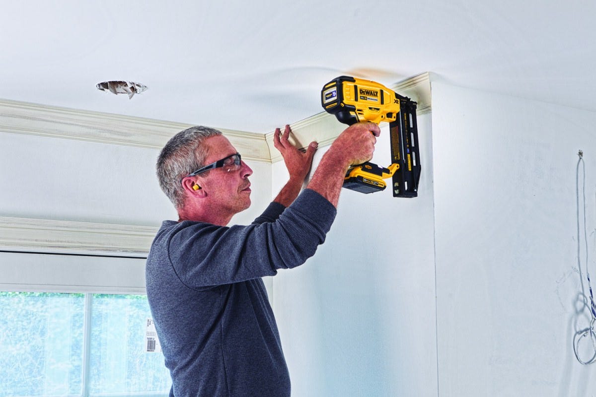 DeWalt DCN662B 20V Max XR 16-Gauge Cordless Straight Finish Nailer, Tool Only