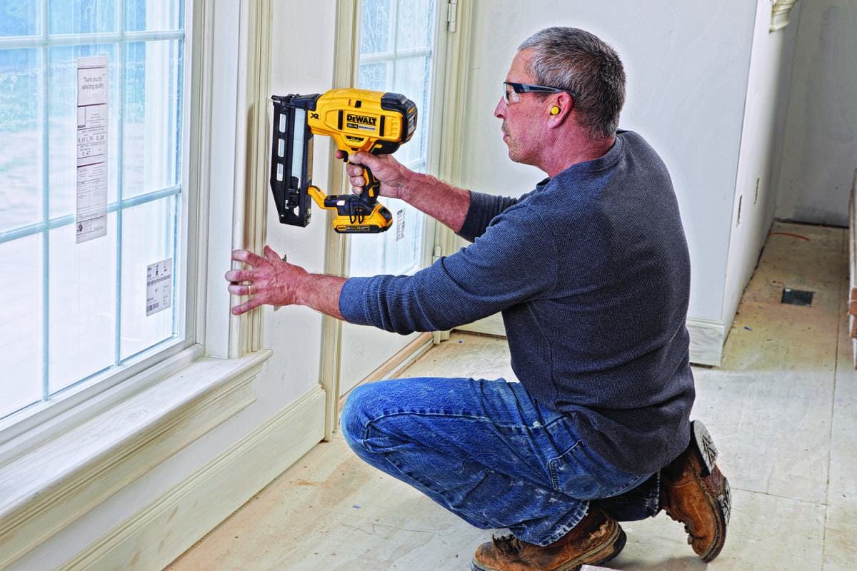 DeWalt DCN662B 20V Max XR 16-Gauge Cordless Straight Finish Nailer, Tool Only