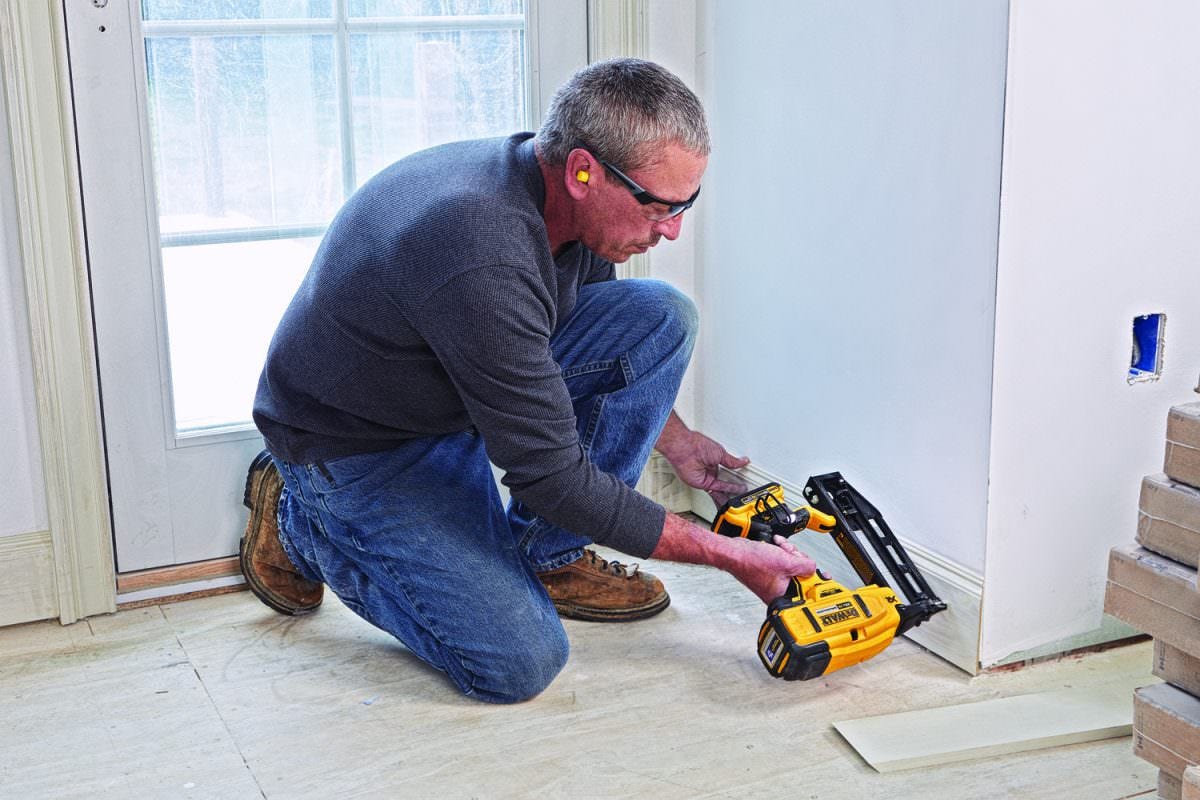 DeWalt DCN662B 20V Max XR 16-Gauge Cordless Straight Finish Nailer, Tool Only
