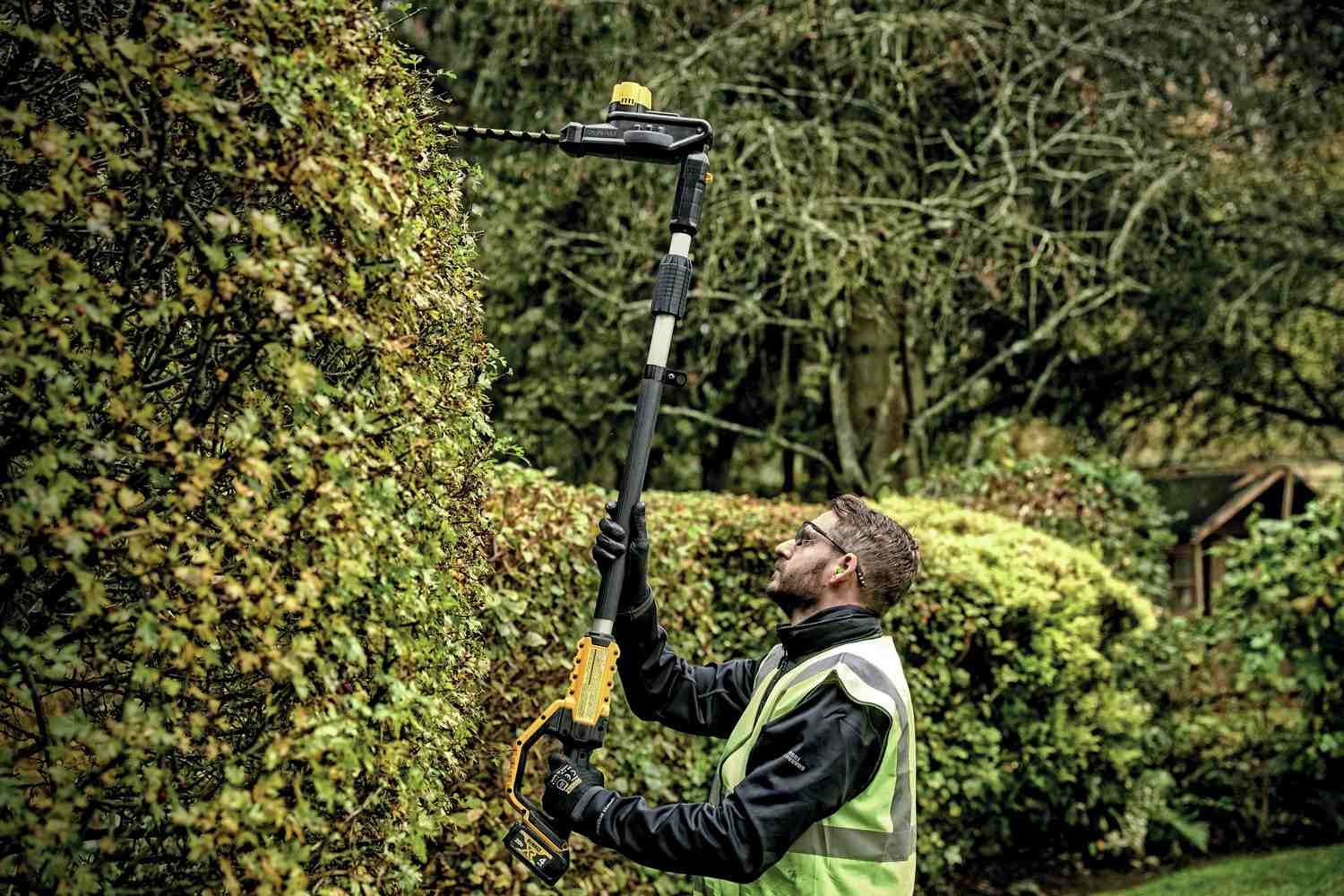 DeWalt DCPH820B 20V Max Pole Hedge Trimmer, Tool Only