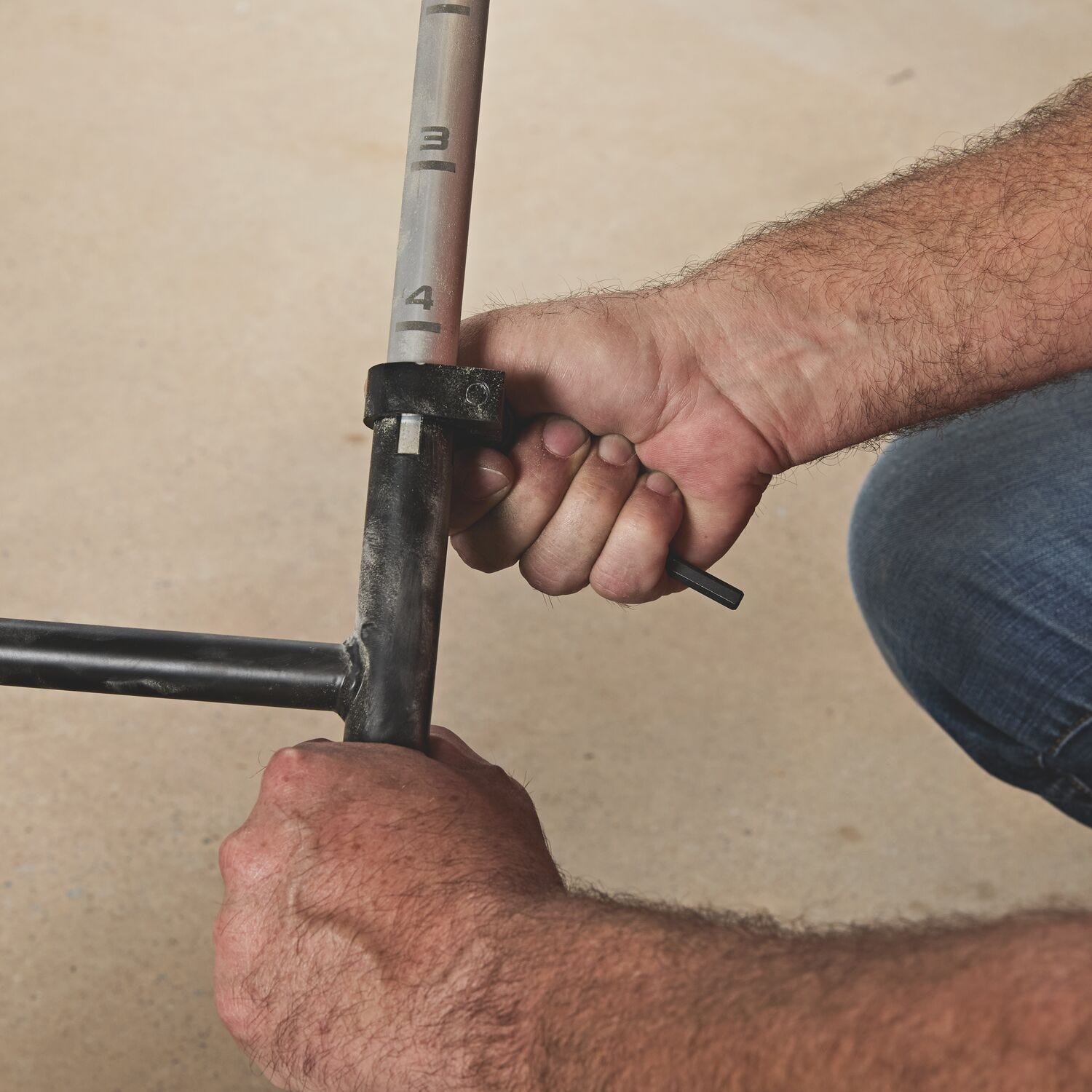 DeWALT DCPS330AG2 POWERSHIFT™ Concrete Power Screed Kit