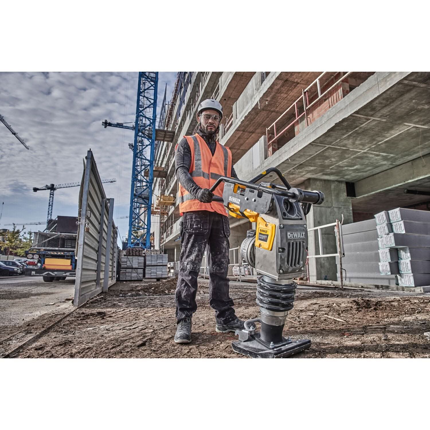 DeWALT DCPS660AG2 POWERSHIFT™ 60kg Rammer Kit