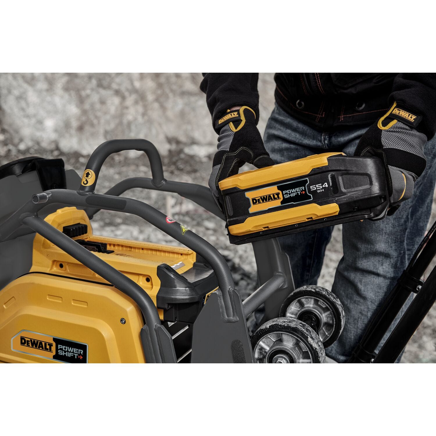 DeWALT DCPS7154AG2 POWERSHIFT™ Forward Plate Compactor Kit