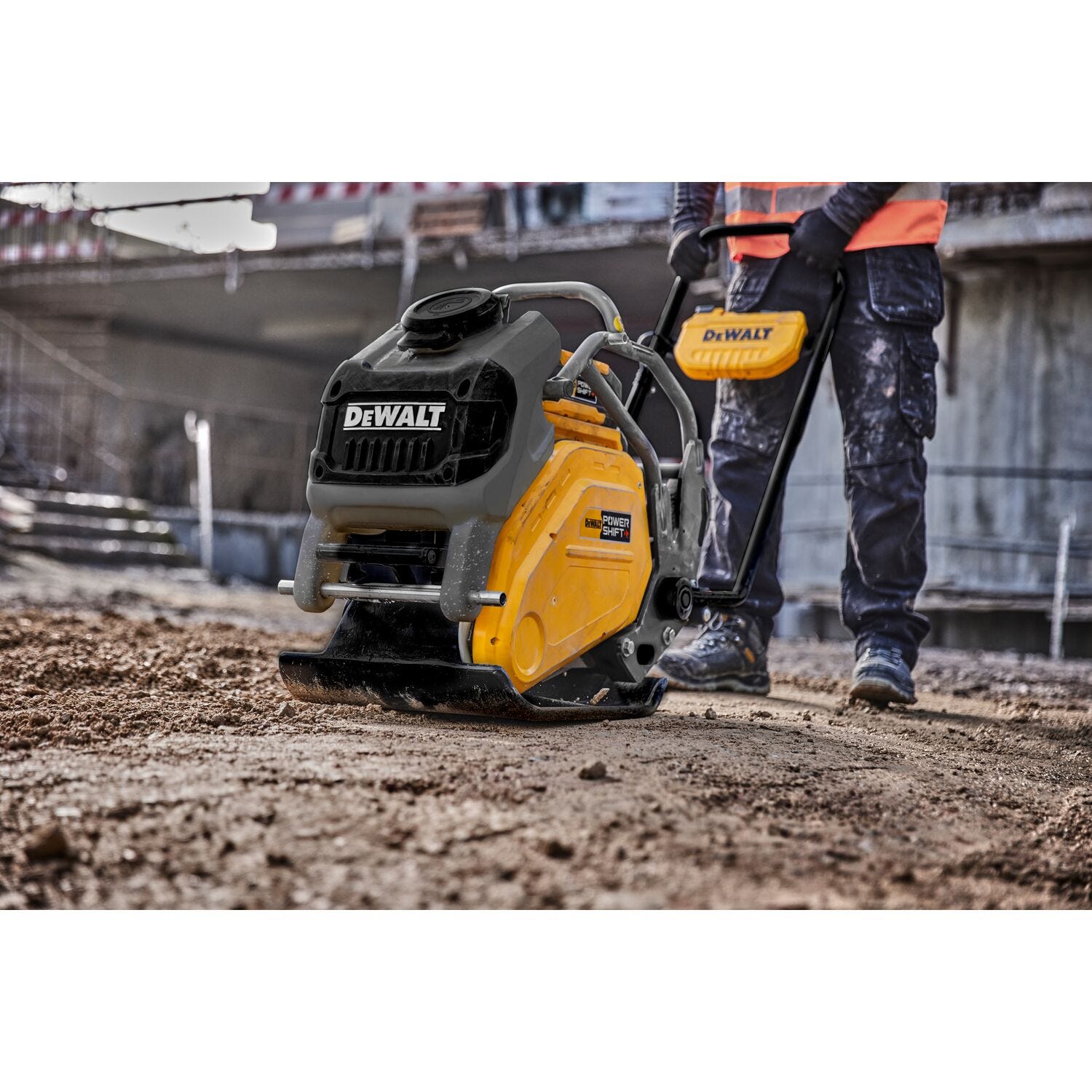 DeWALT DCPS7154AG2 POWERSHIFT™ Forward Plate Compactor Kit