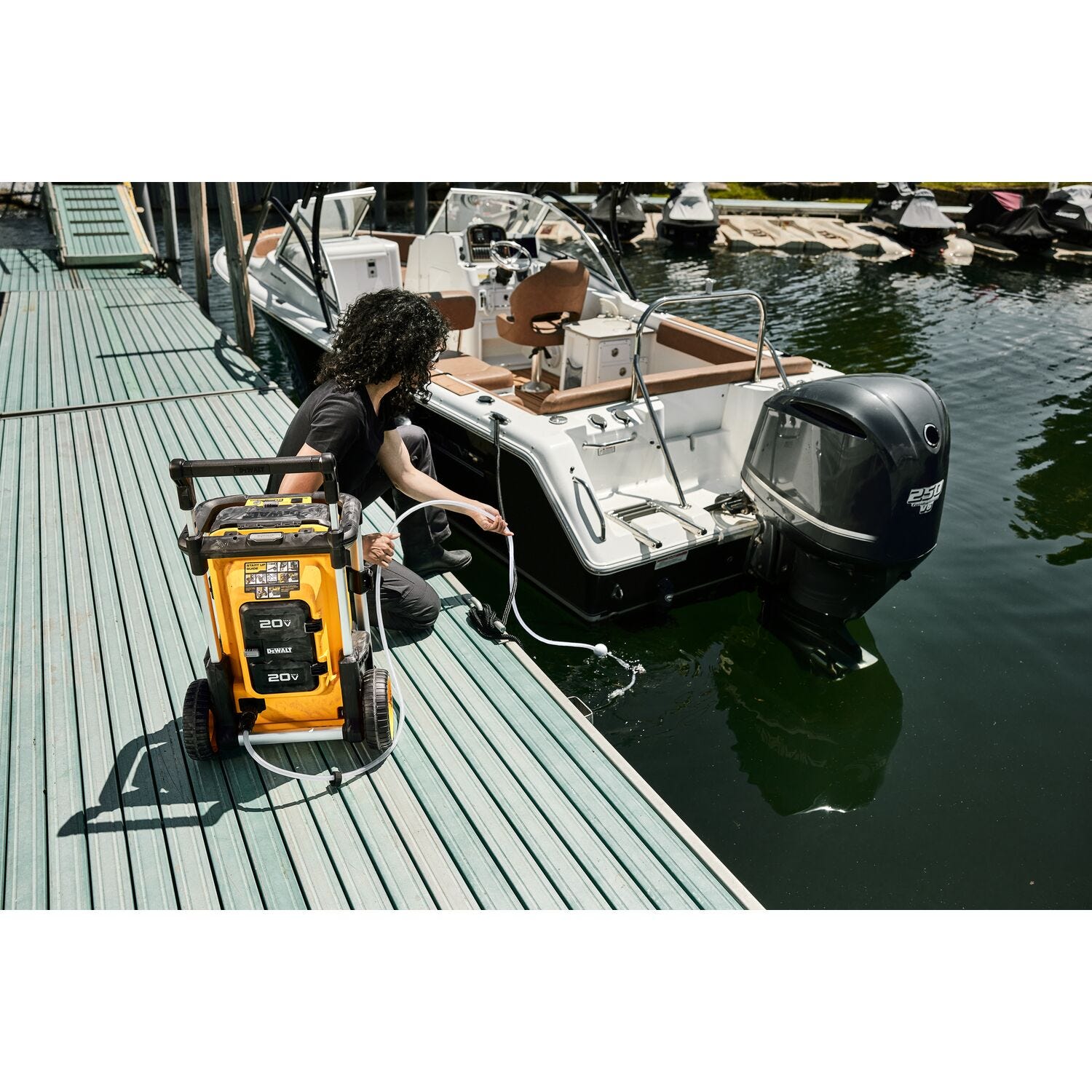 DeWalt DCPW1600Y2 FLEXVOLT 2X20V MAX XR Brushless 1600PSI Pressure Washer 12.0Ah Kit