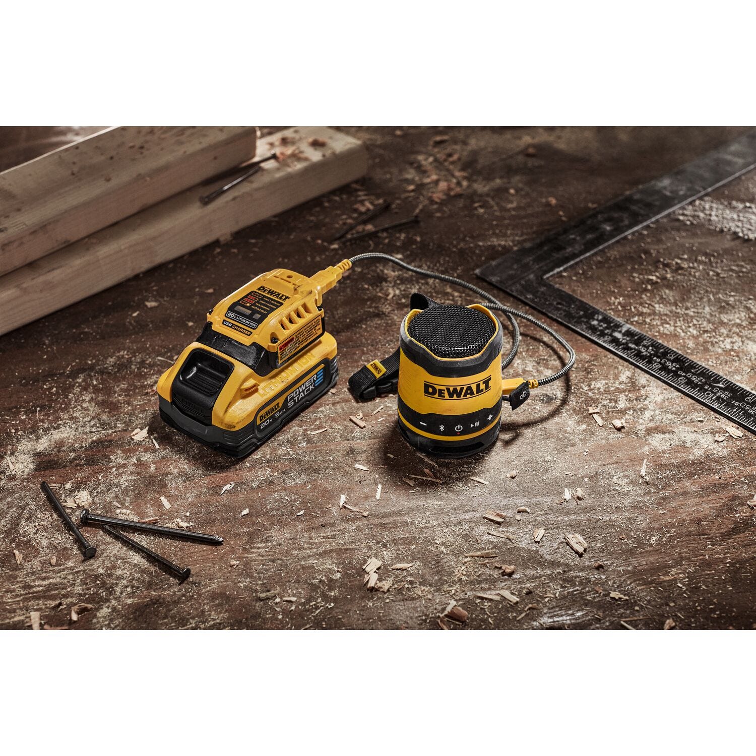 DeWalt DCR008 Rechargeable Mini Bluetooth Speaker